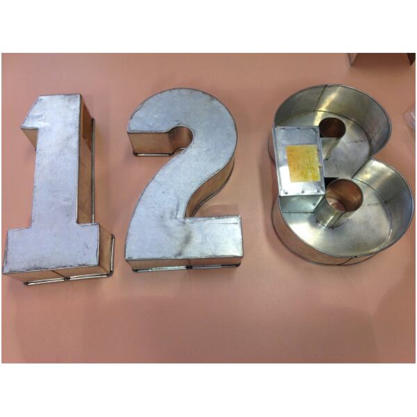 Cake Tin Hire - Numbers
