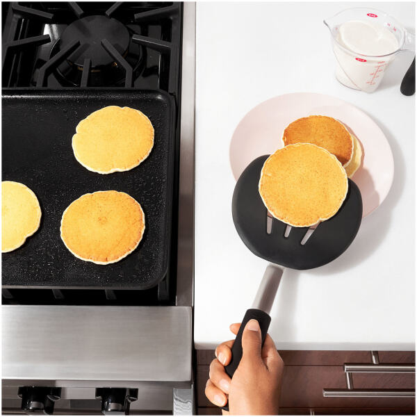 TURNER PANCAKE SILICONE GOOD GRIPS - OXO - Image 2